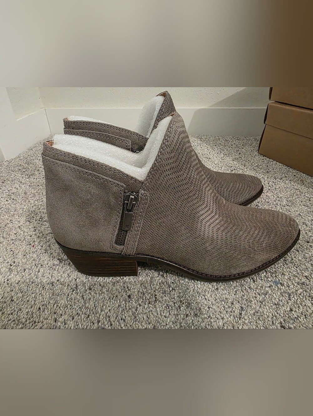(NIB) Women’s Lucky Brand Gray Suede Ankle Boots with Side Zip
